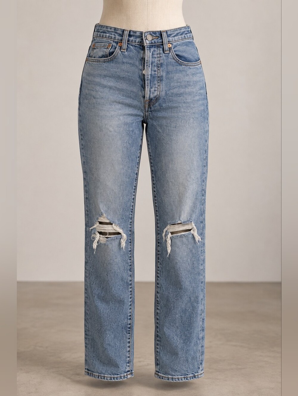 Levi’s Wedgie Straight High Rise Distressed Jeans Size 27